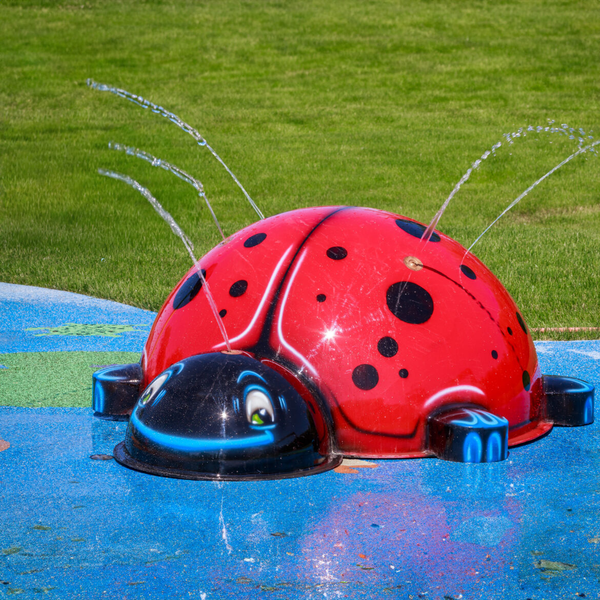 My Splash Pad Large Ladybug Water Play Features
