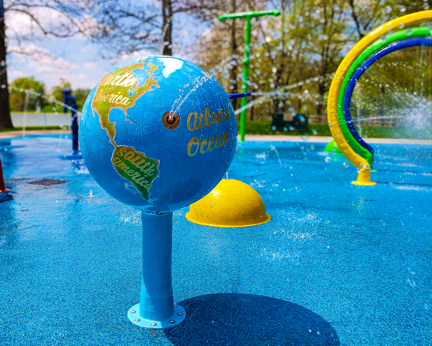 My Splash Pad Globe Water Play Features