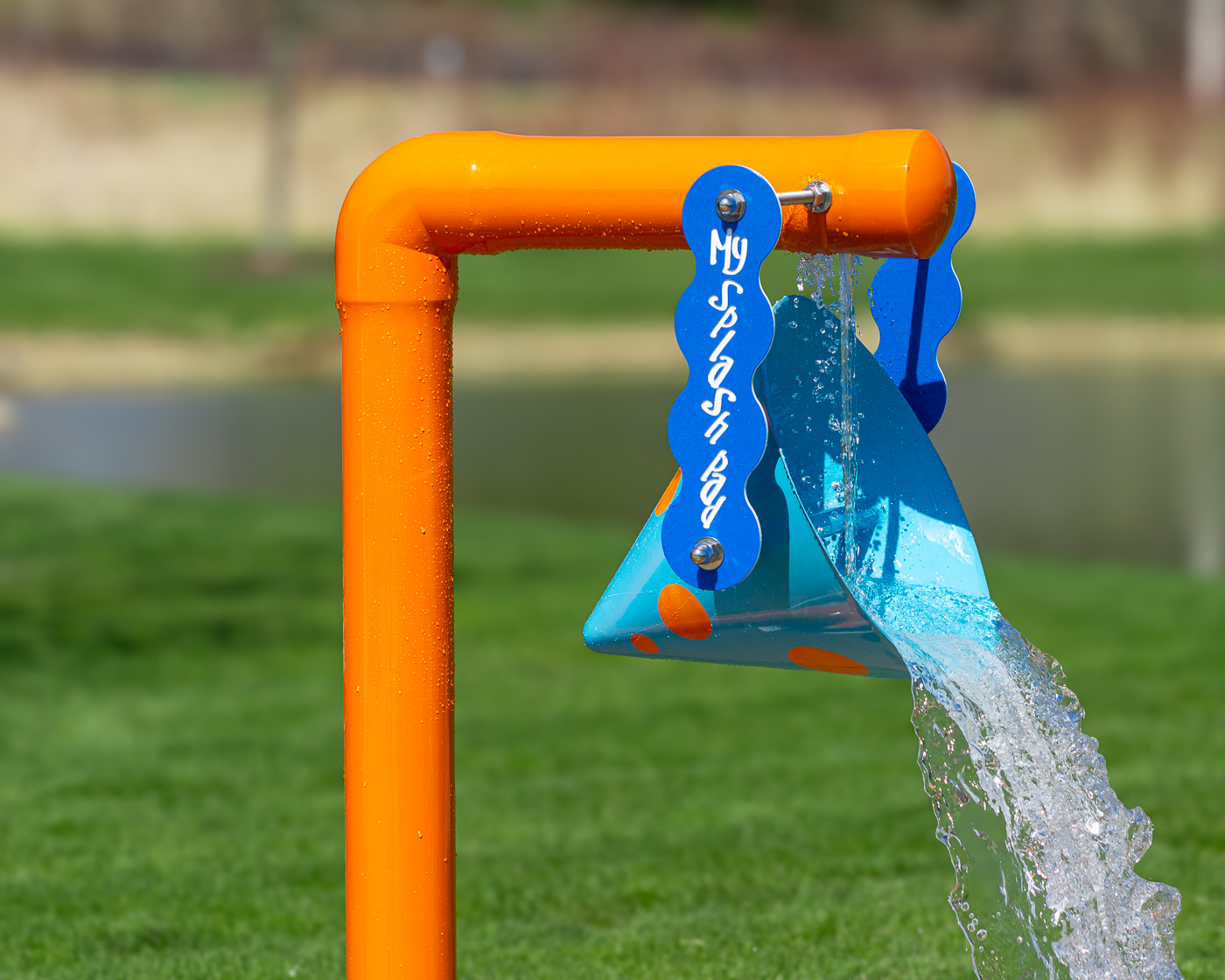 My Splash Pad Single Bucket Dump Water Play Features