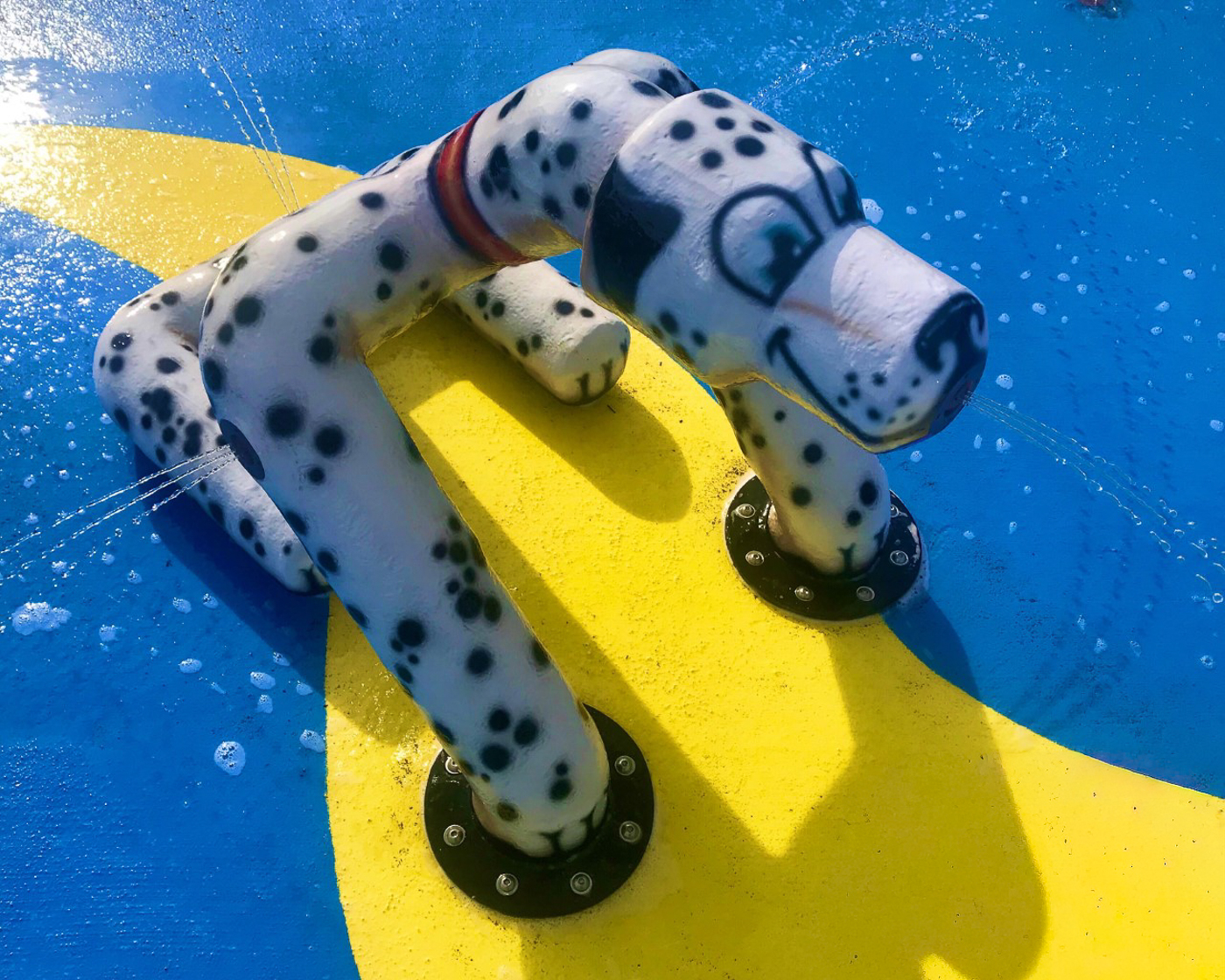 My Splash Pad Sitting Dog Water Play Features