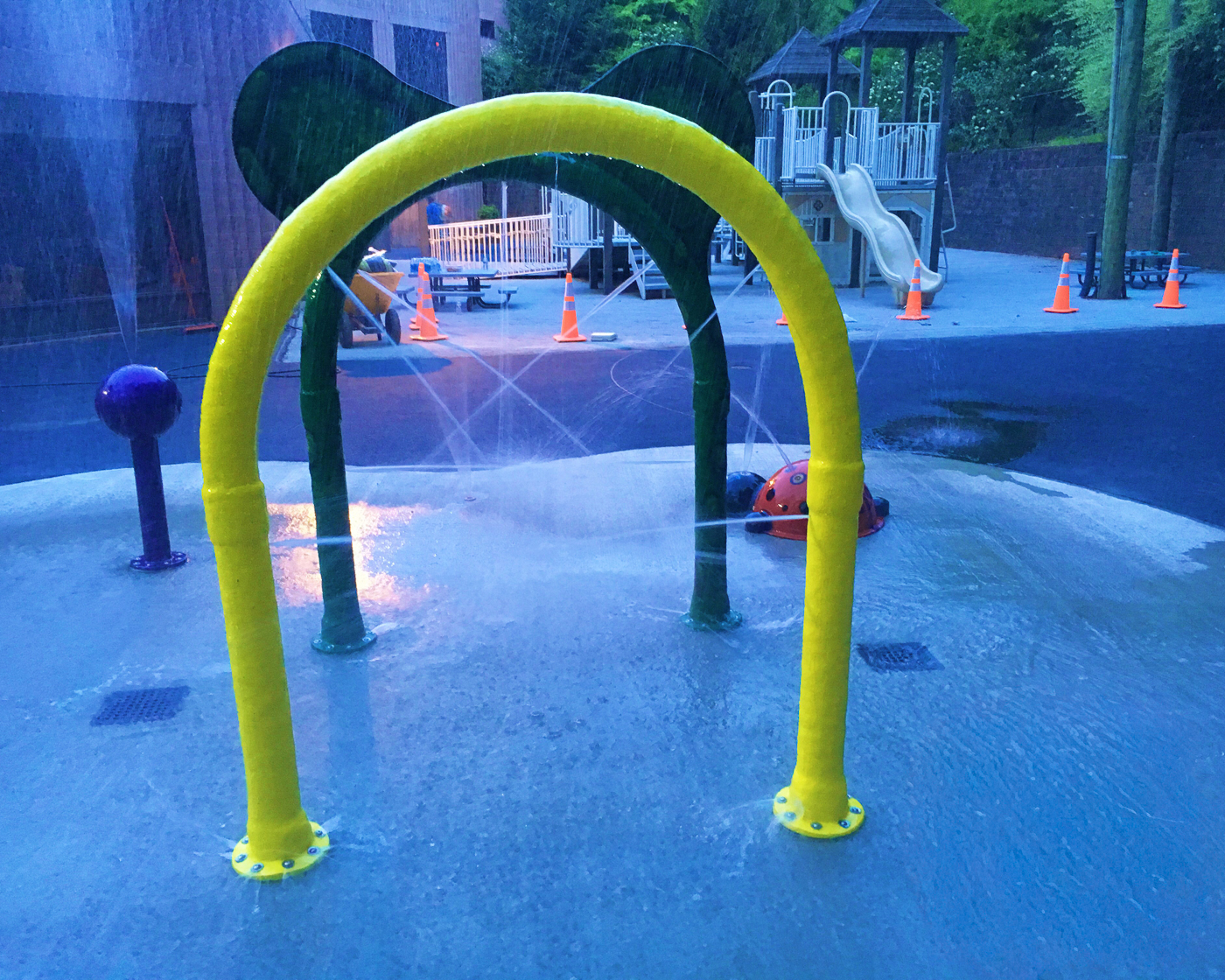 My Splash Pad Tall Arch Water Play Features