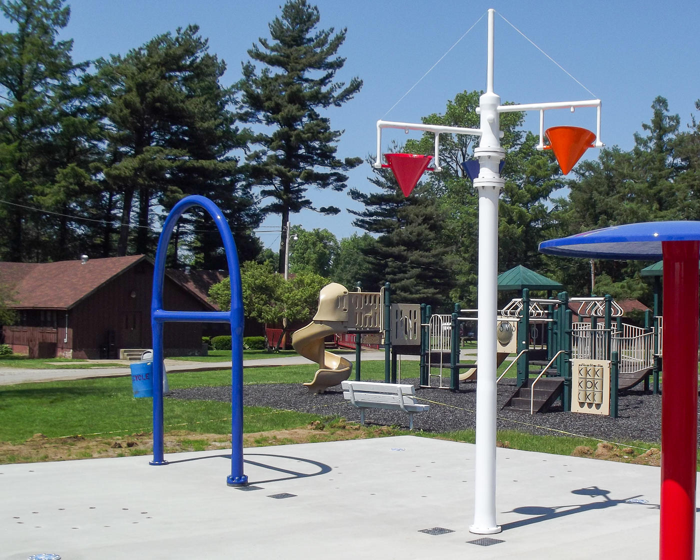 My Splash Pad Three Bucket Dump Water Play Features