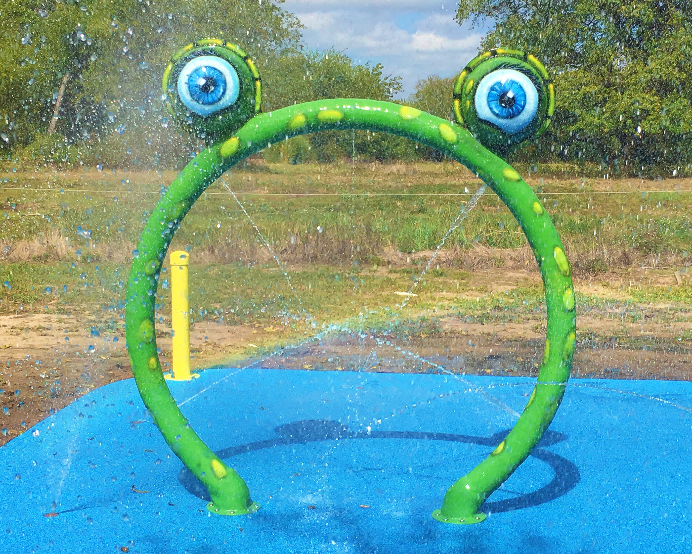 My Splash Pad Frog Hoop Water Play Features